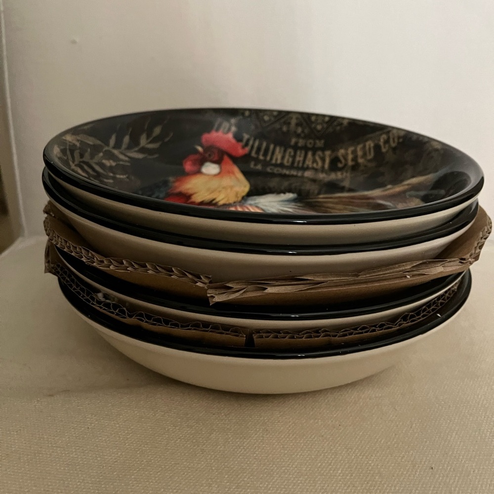 Set of 4 soup/pasta bowls.